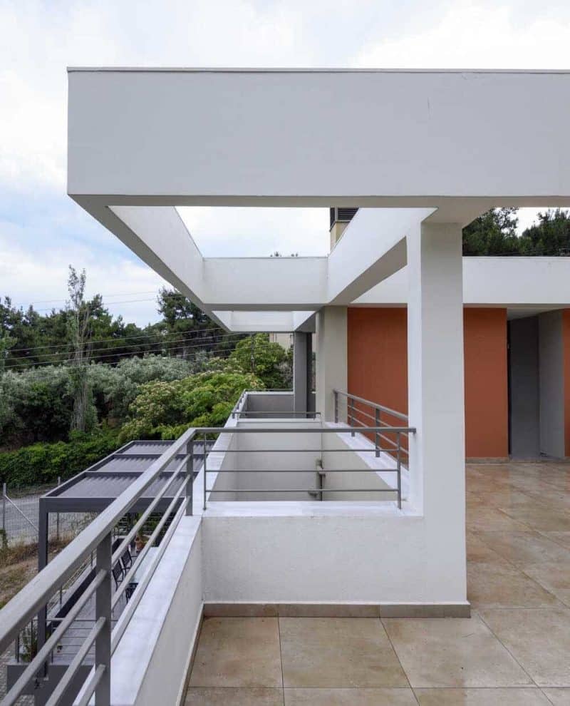 Palio Tsifliki House by T&T Architects