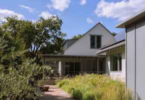 Clarksville Infill house by Tim Cuppett Architects