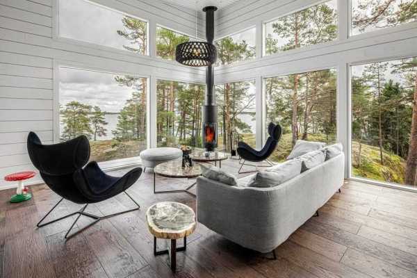 Pluspuu Holiday House in the Turku Archipelago on a Spectacular Cliff Plot