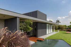 6M Residence by Jannina Cabal & Arquitectos