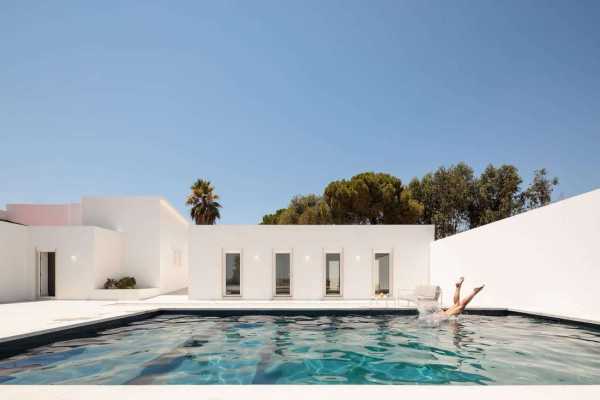 Costa Brava Weekend House by Duarte Caldas Architectural Design