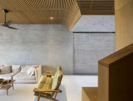 A Simple Terrace House by Pencil Office