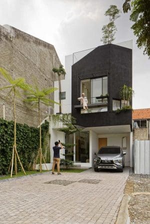 Linaya House by Delution in Ciputat, Indonesia
