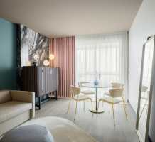 Rooms Remodeling in Azoris Royal Garden Hotel by box: arquitectos