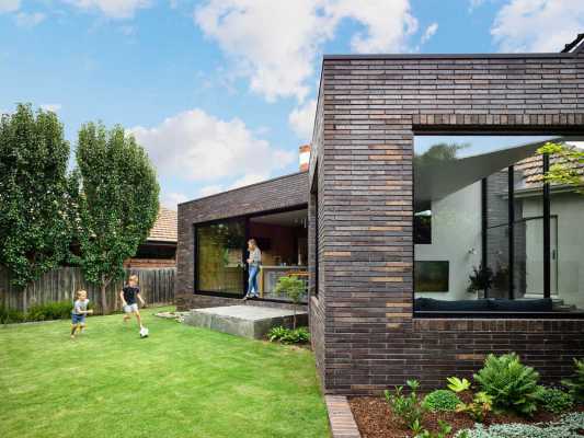 Ascot Vale House by Taylor Knights Architects