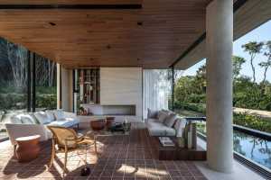 Panoramic House by Schuchovski Arquitetura