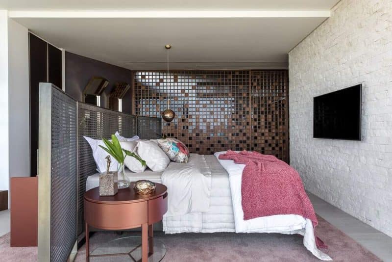 Panoramic House by Schuchovski Arquitetura