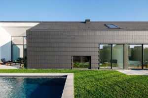 Modern Reinterpretation of the Traditional Portuguese House with a Gable Roof