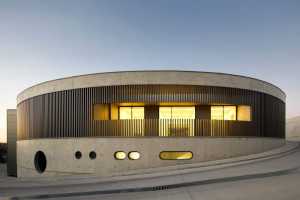 Steelform Factory - The Concrete Defines the Industrial Building