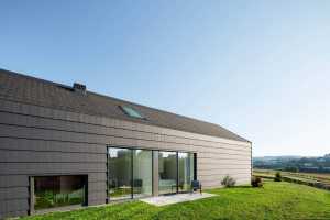 Modern Reinterpretation of the Traditional Portuguese House with a Gable Roof