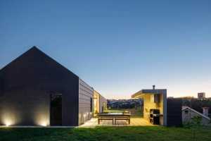 Modern Reinterpretation of the Traditional Portuguese House with a Gable Roof