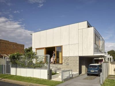 Waratah Secondary House / Anthrosite Architects