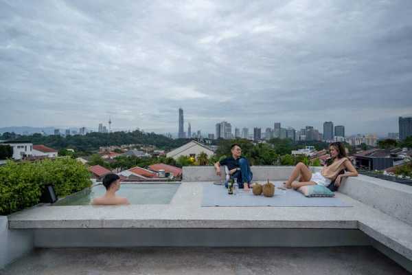 Ottiqa House, Kuala Lumpur by Fabian Tan Architect