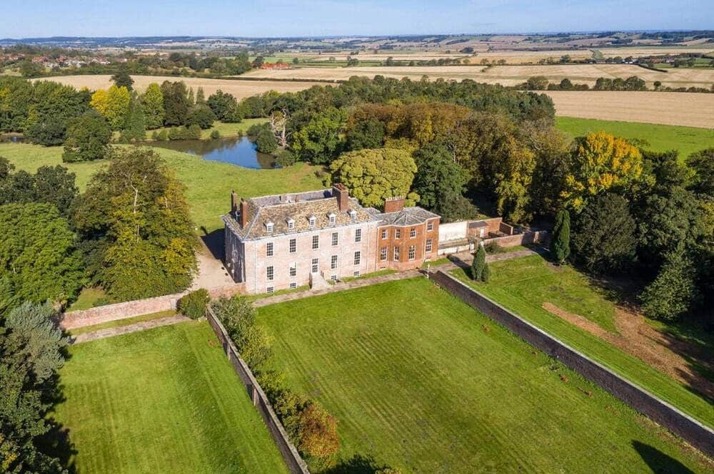 Sheriff Hutton Hall, York - Listed buildings