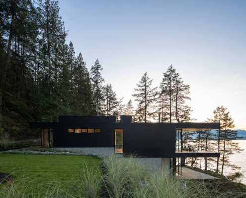 Bowen Island House by Office Of Mcfarlane Biggar Architects