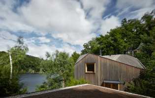 Cottage Inspired by a Ship Cabin