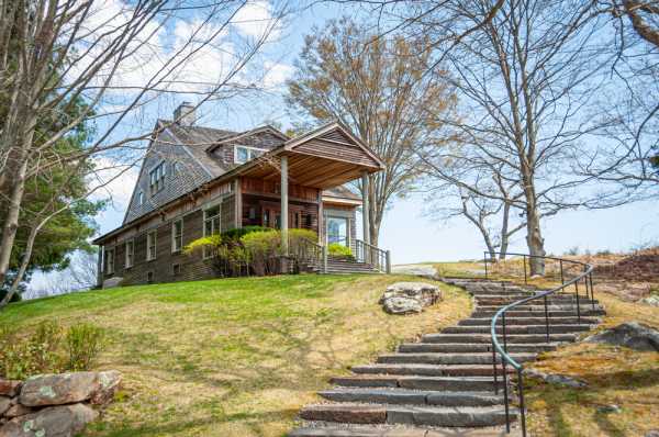 Hilltop Cottage by Buttrick Projects Architecture + Design