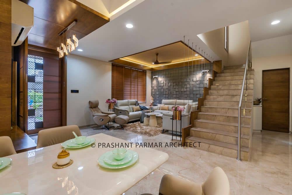 Bungalow at Shivalik LakeView by Prashant Parmar Architect