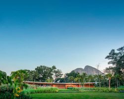 Asa House by Bernardes Arquitetura