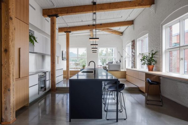 Elmire Loft in a 1800s Textile Mill, Montreal