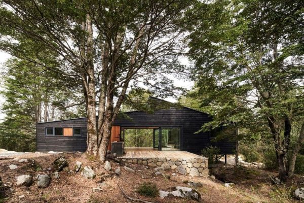 Old Stream House by Hebra Arquitectos