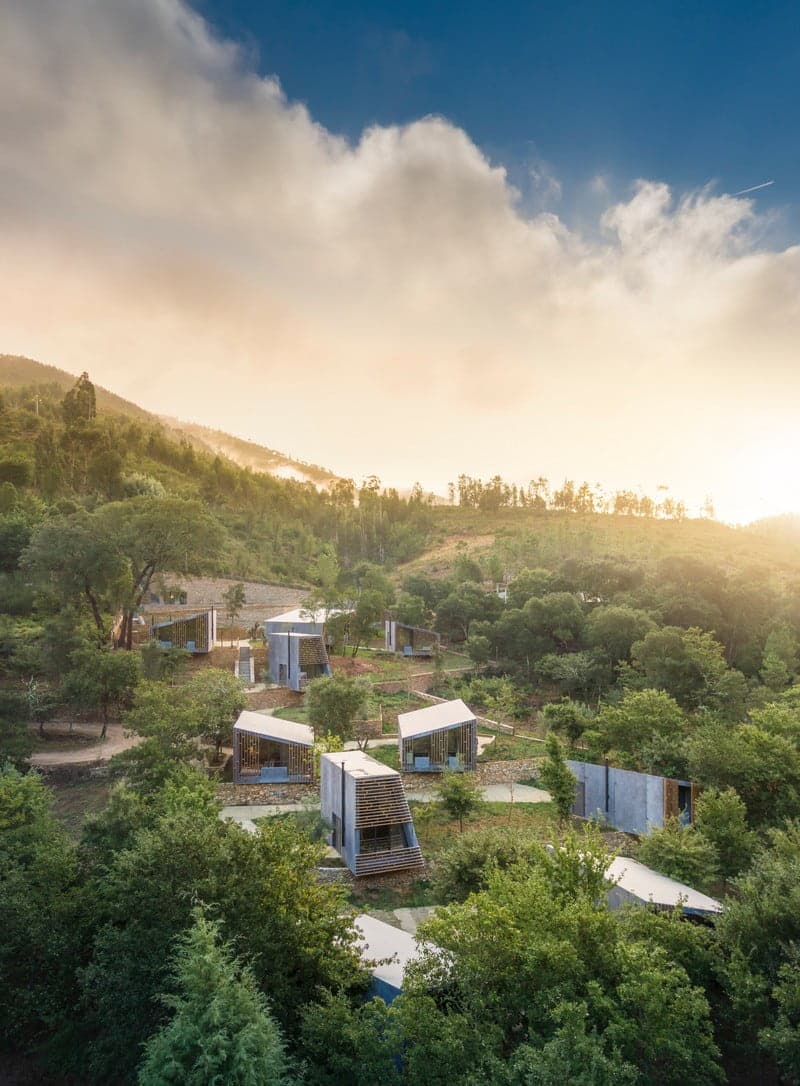 Paradinha Retreat Cabins / SUMMARY Arquitectos