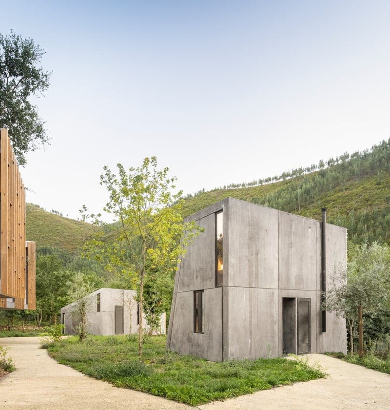 Paradinha Retreat Cabins / SUMMARY Arquitectos