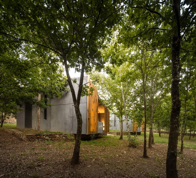 Paradinha Retreat Cabins / SUMMARY Arquitectos