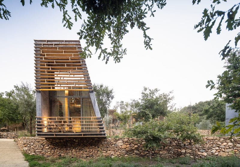 Paradinha Retreat Cabins / SUMMARY Arquitectos