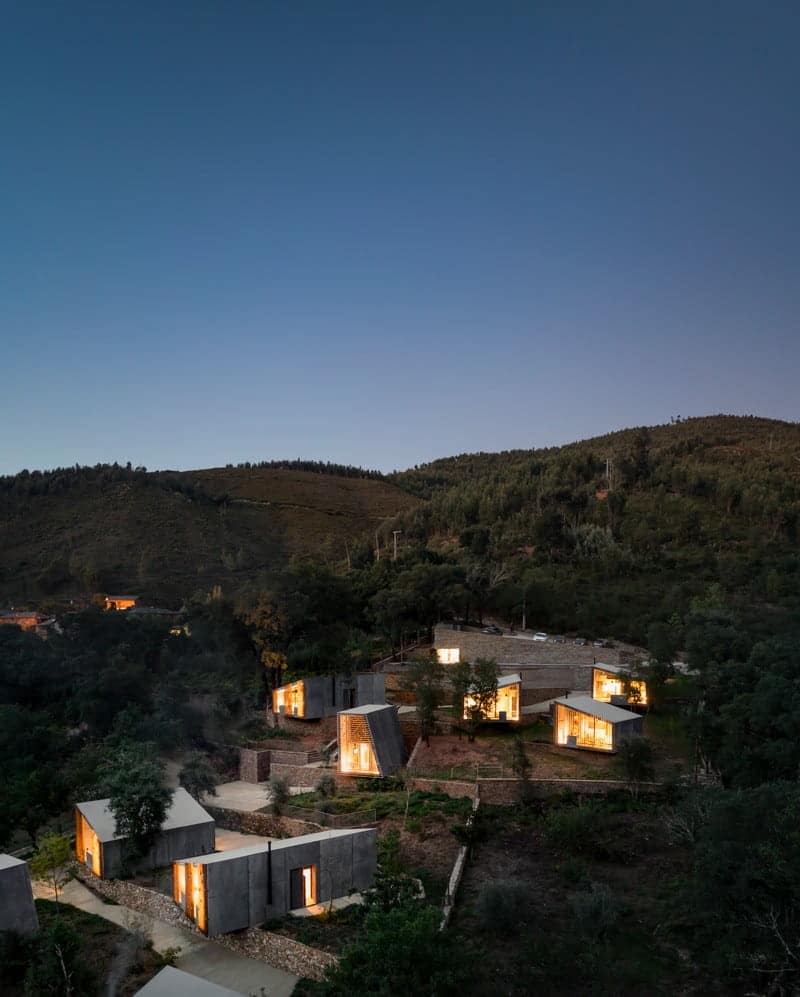 Paradinha Retreat Cabins / SUMMARY Arquitectos