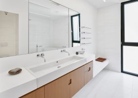 bathroom, Kohn Shnier architects