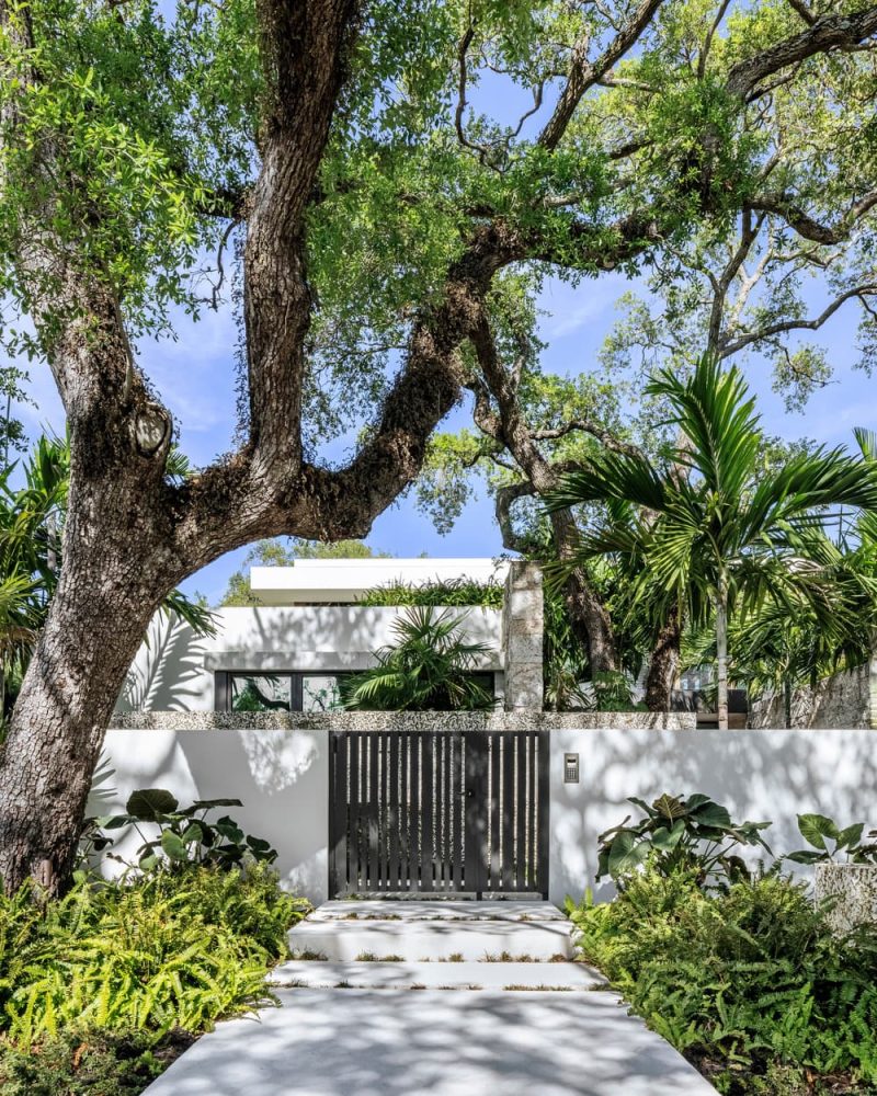 Tarpon Bend House / Strang Design