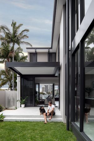 Watersedge Duplex by Jamison Architects