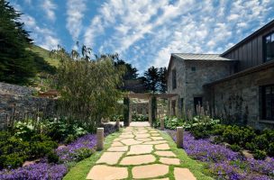 entry, outdoor, Big Sur house, Richard Beard Architects