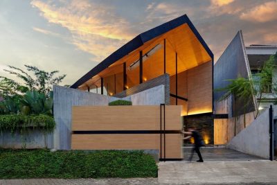 Bernaung House, Indonesia / RAD+ar