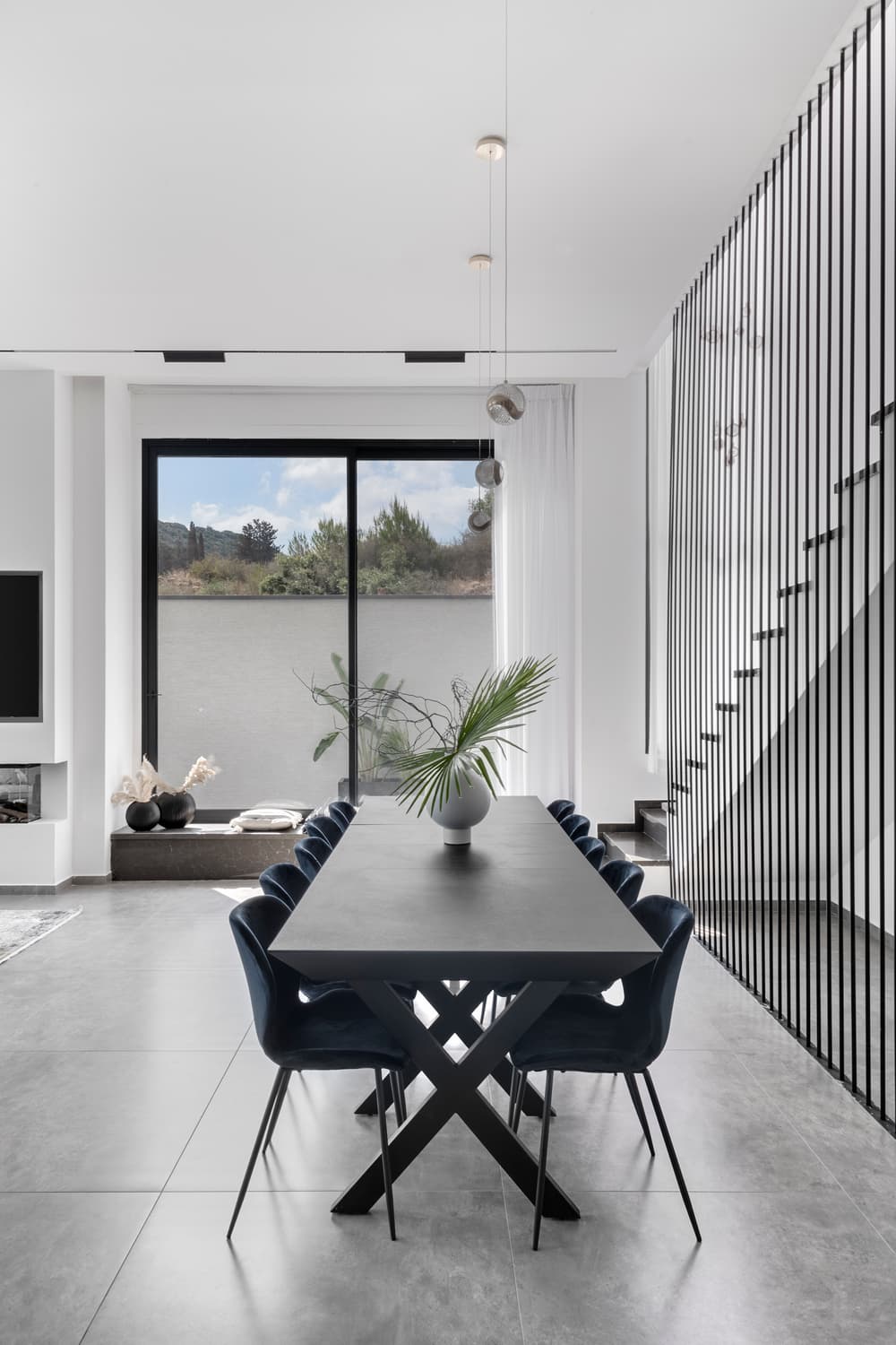 dining area, Yehudit Schneider