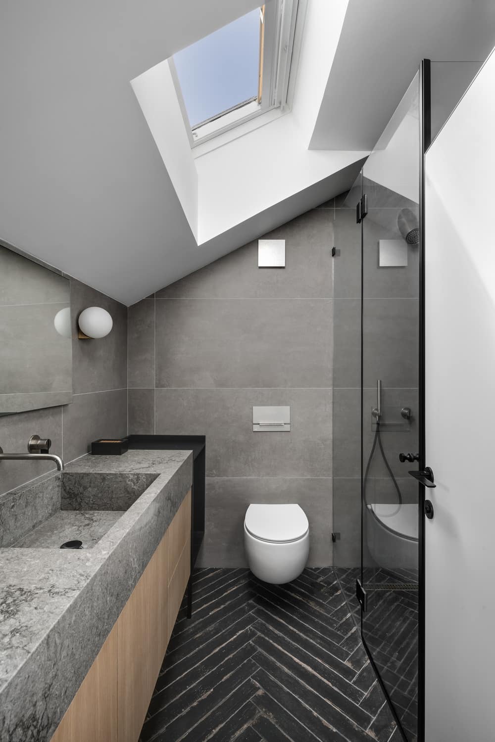 bathroom, Nitzan Horowitz