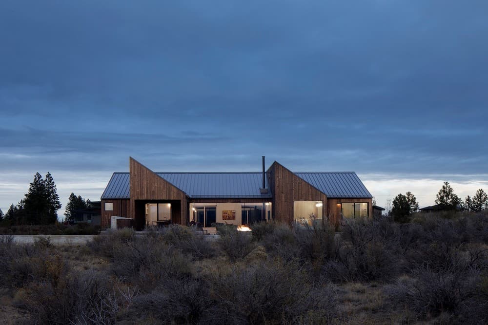 Octothorpe House by Mork-Ulnes Architects