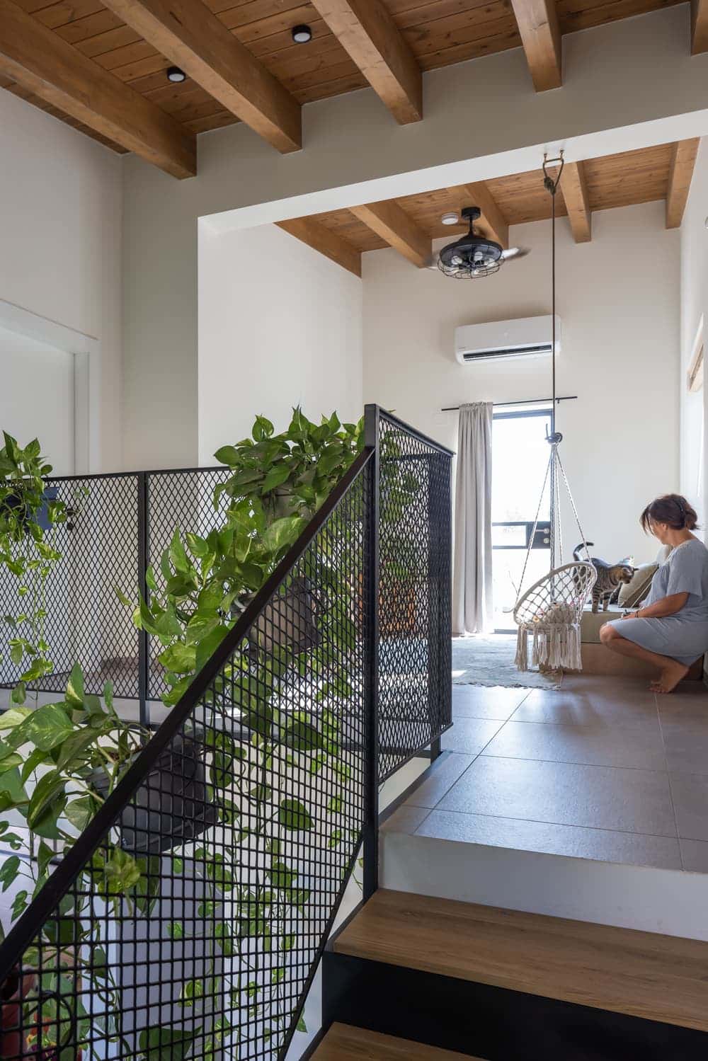 stairs, upper level, living area, Inon Ben David