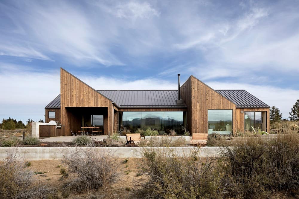 Octothorpe House by Mork-Ulnes Architects