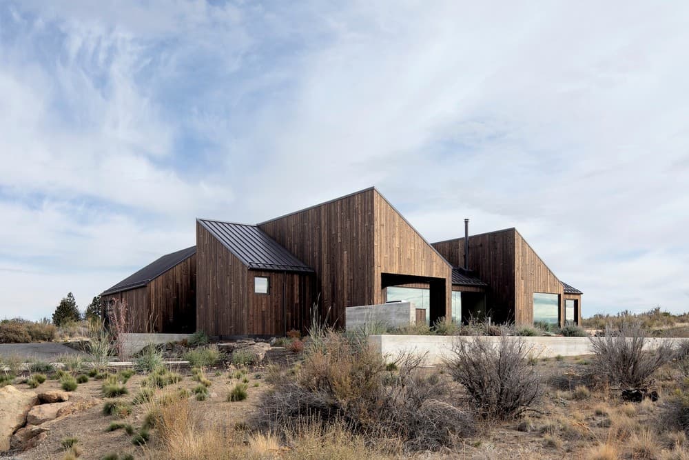 Octothorpe House by Mork-Ulnes Architects