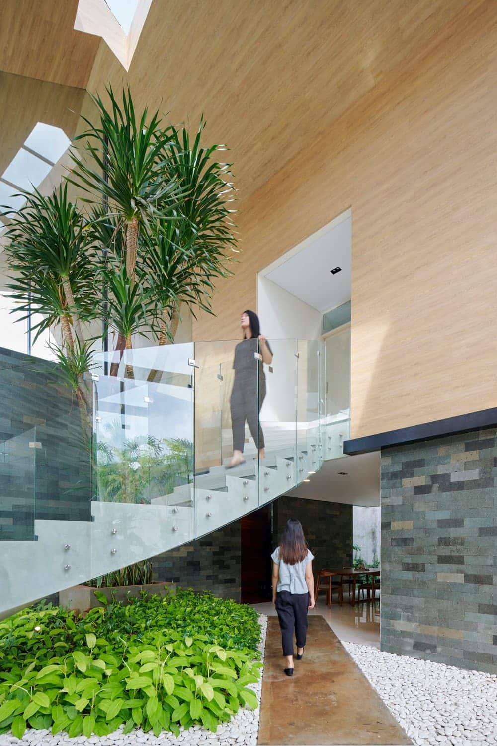 Bernaung House, Indonesia / RAD+ar