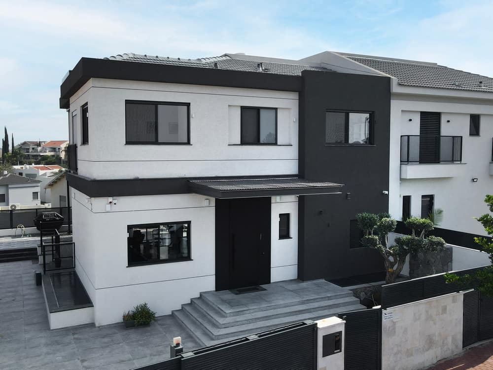 A Three-Story Private House in a Center City of Israel