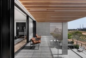 balcony, Israelevitz Architects