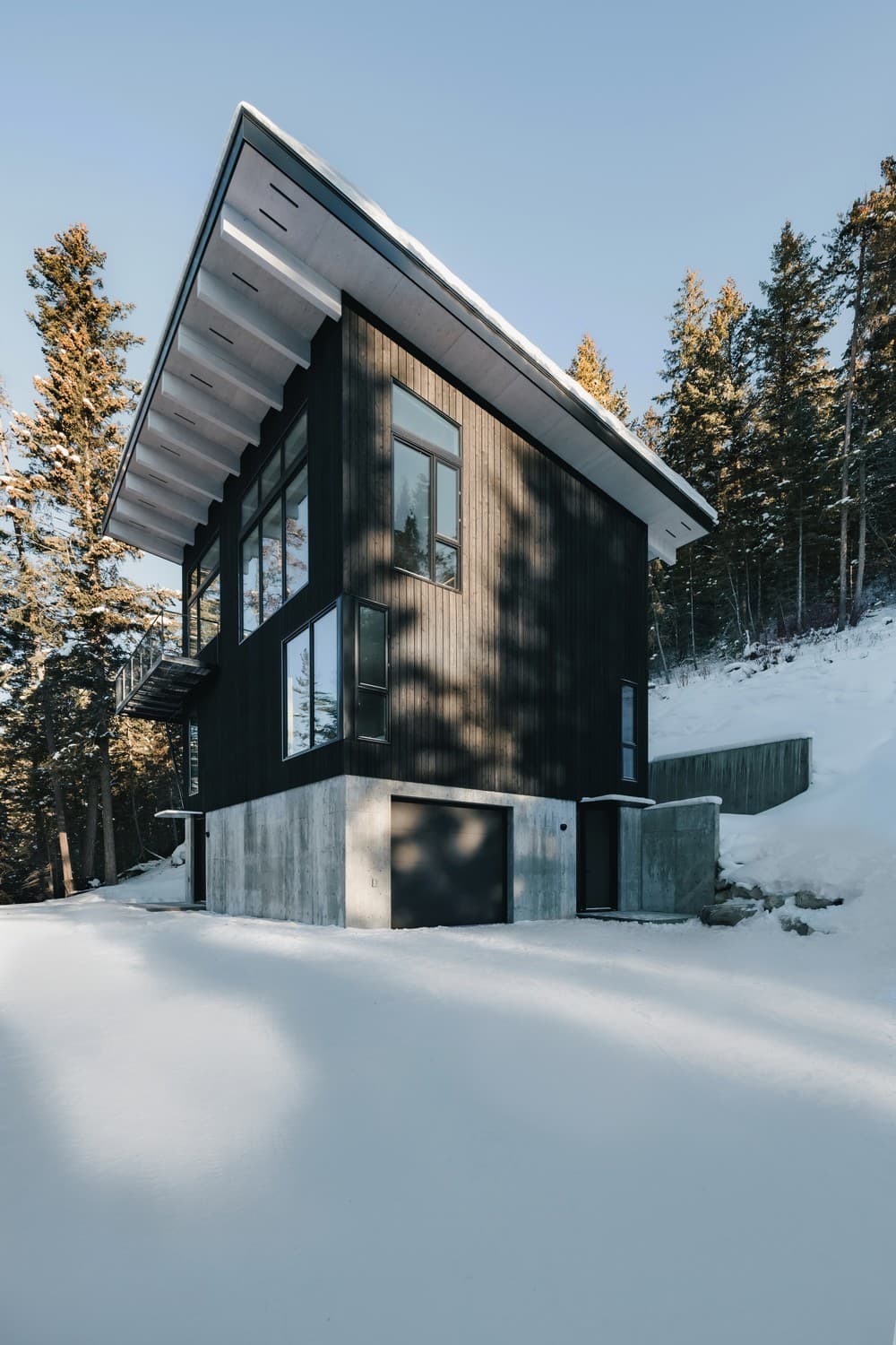 Columbia River Valley Lookout / Twobytwo Architecture Studio