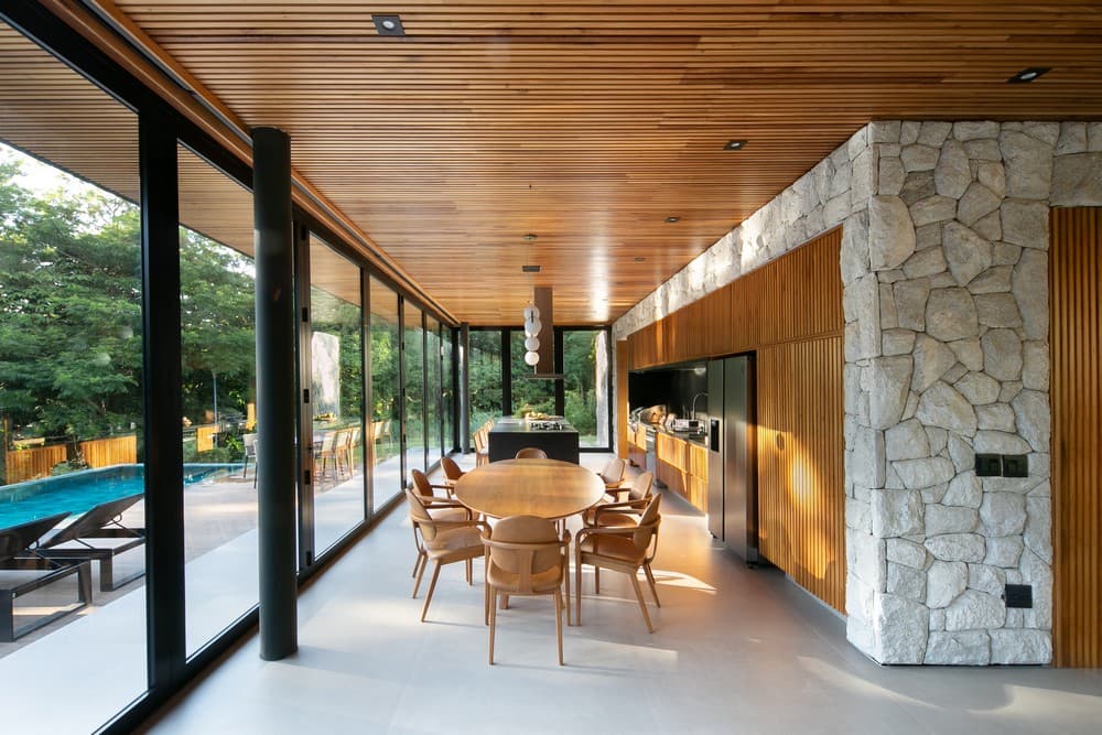 kitchen+dining room, Belluzzo Martinhao Arquitetos