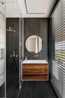 bathroom, Israelevitz Architects