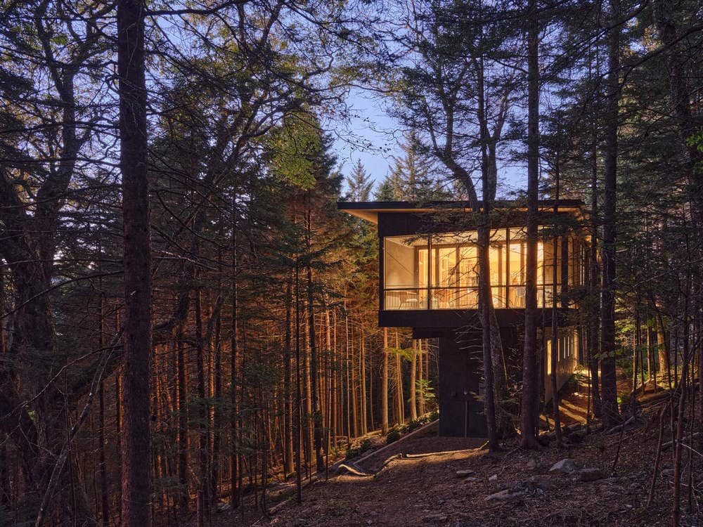 Spruce Ridge Cabin by Altura Architects