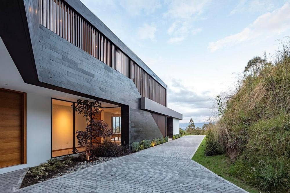 back facade, driveway, Najas Arquitectos