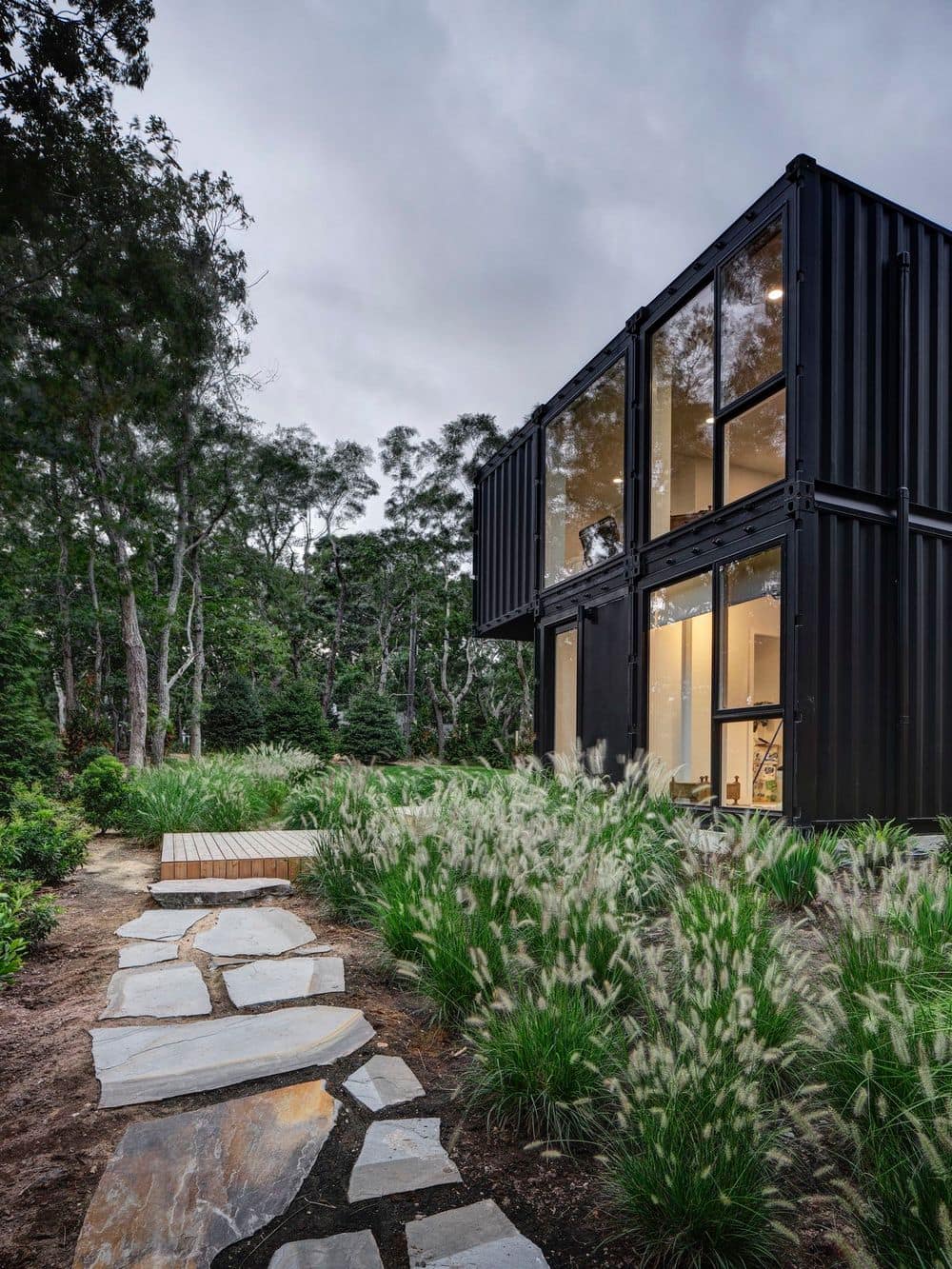 Amagansett Modular House by MB Architecture